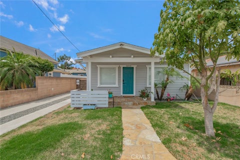 Photo of 1893 Saint Louis AVE, Signal Hill, CA 90755 (MLS # OC26168387)