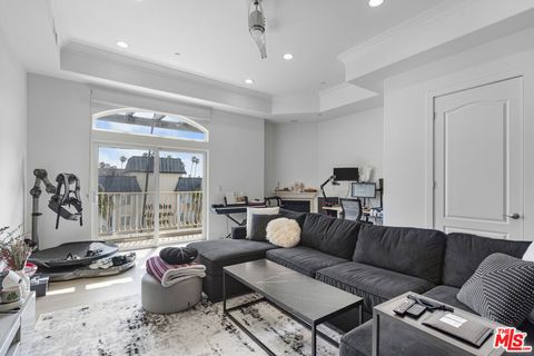 309 S Mariposa Avenue 301 Los Angeles CA 90020