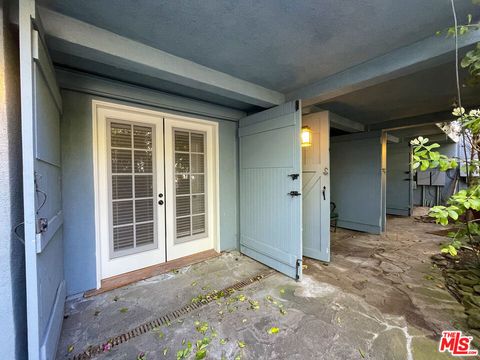 Photo of 3008 3rd Street #C, Santa Monica, CA 90405 (MLS # 26838103)