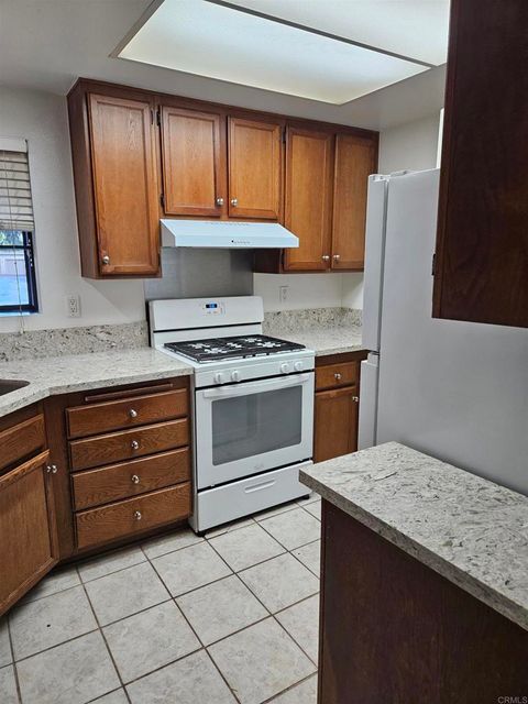 1087 Shadowridge Drive 107 Vista CA 92081