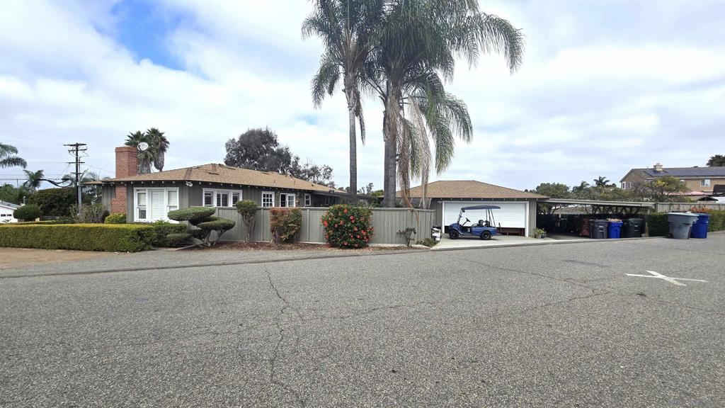 323 Hill Dr