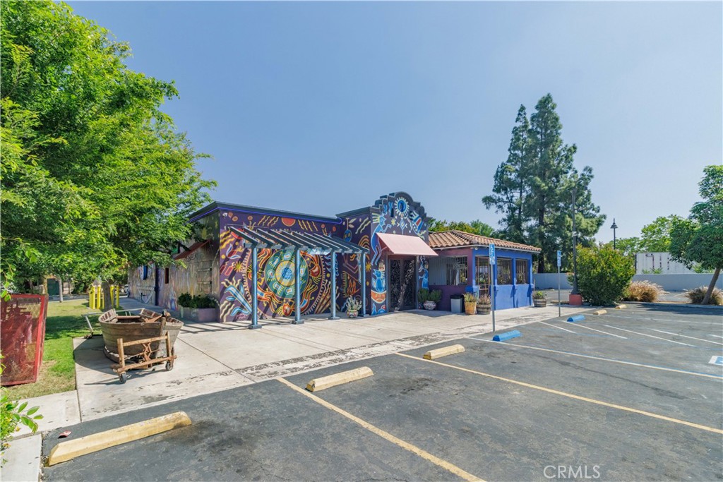 5504 Etiwanda Avenue
