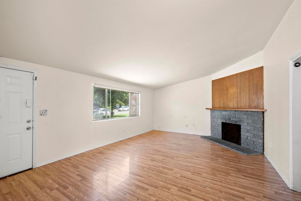 941 Grove Ave
