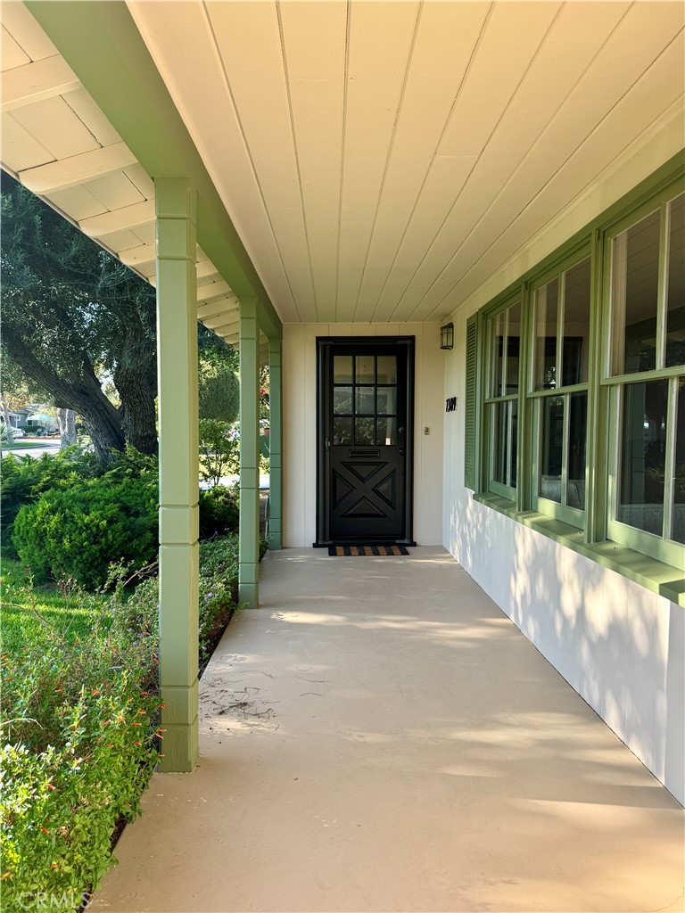 2309 N Louise