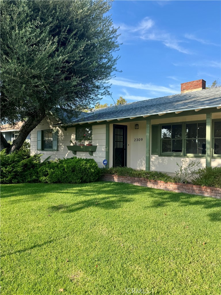2309 N Louise