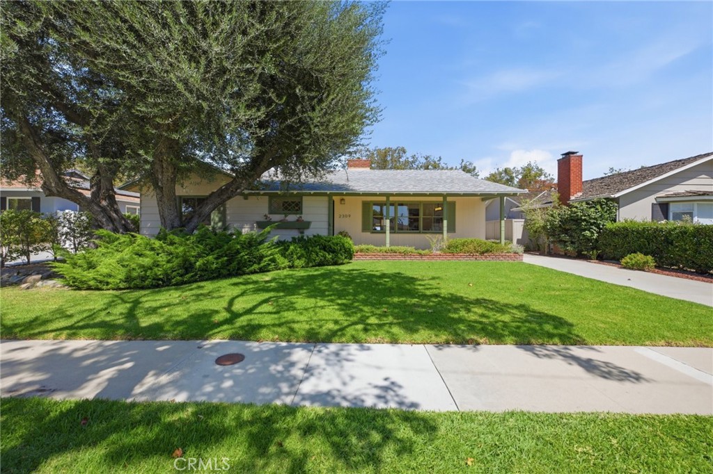 2309 N Louise
