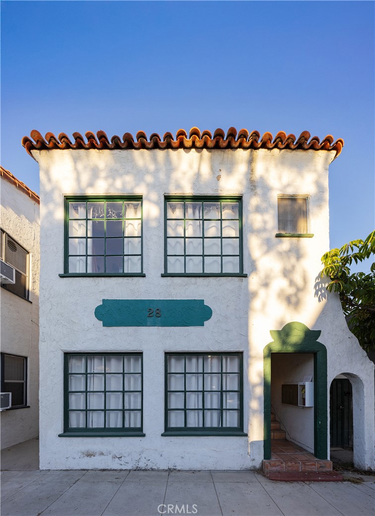 28 Argonne Avenue
