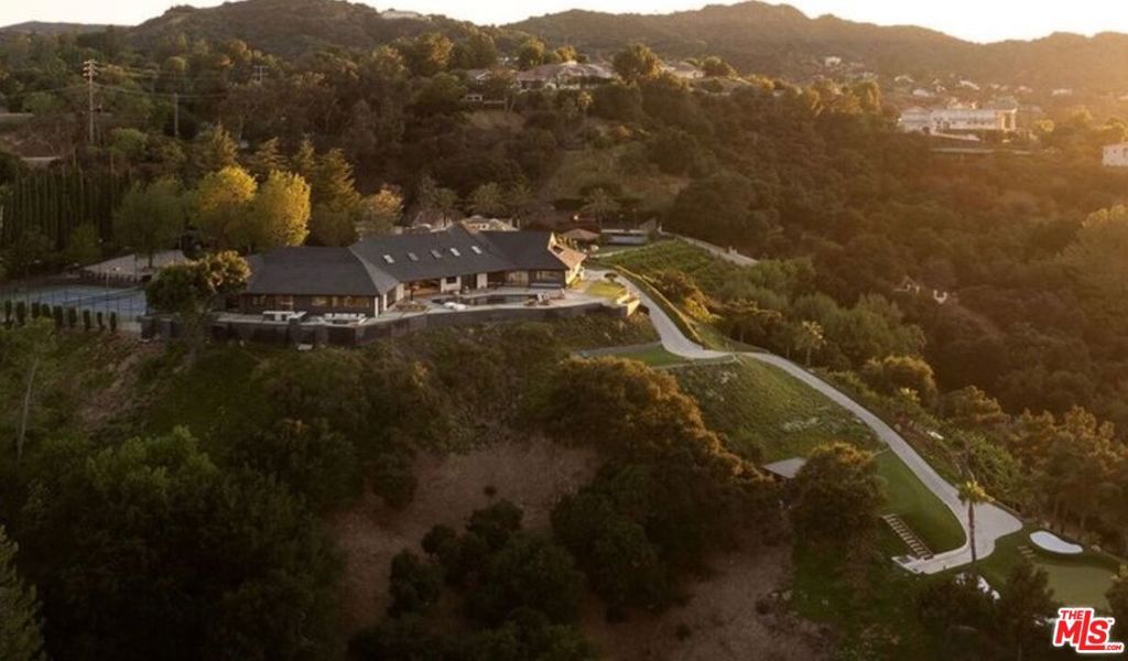 Photo of 16401 Mulholland Drive, Los Angeles, CA 90049 (MLS # 26684005)