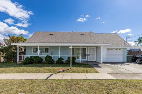 Photo of 643 Hillward St. ST, Escondido, CA 92027 (MLS # NDP2605172)