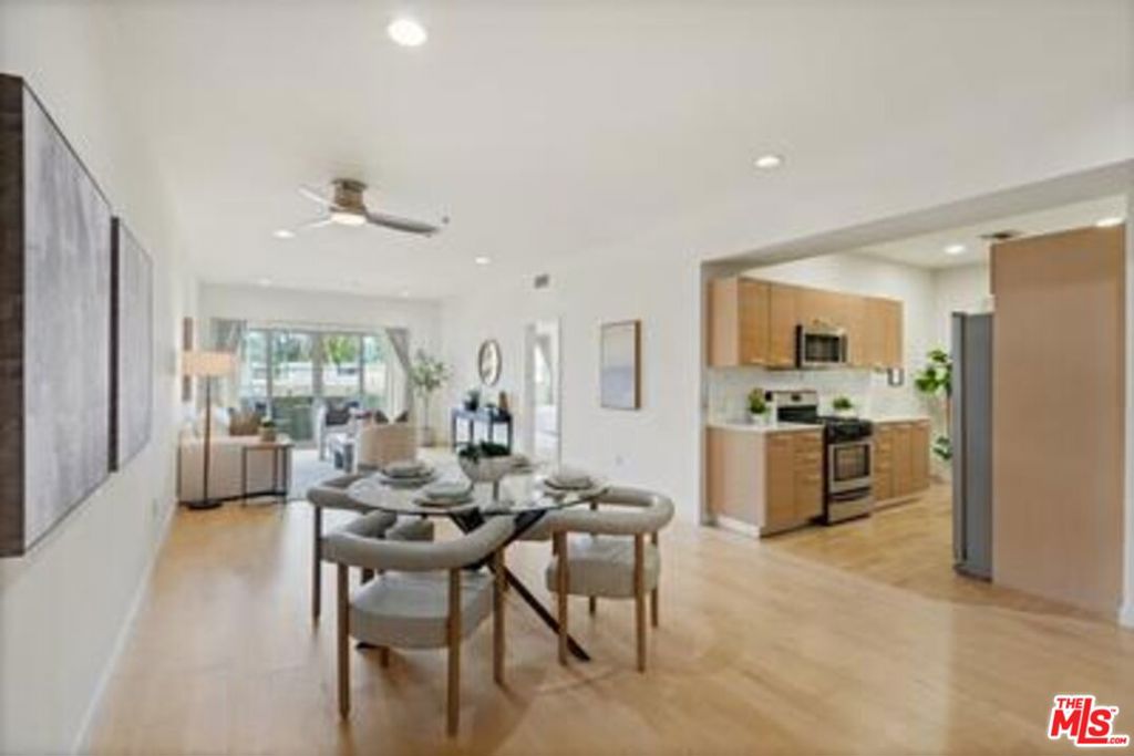 5016 Bakman Avenue 202