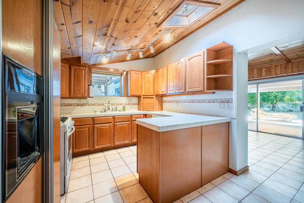 Movie Colony East - Residential