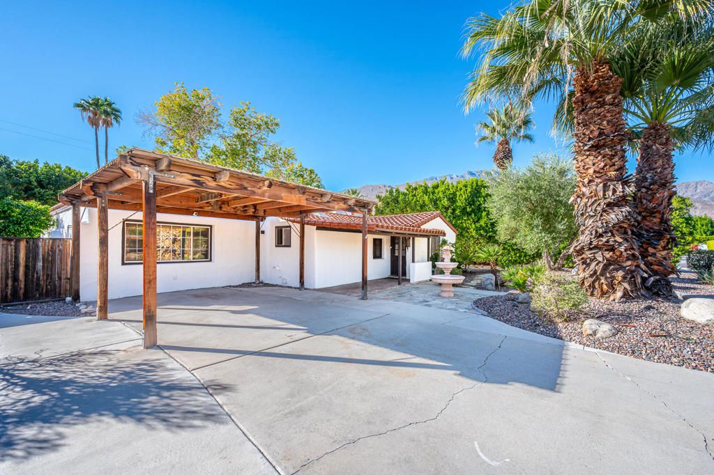 Photo of 1065 E San Jacinto Way, Palm Springs, CA 92262 (MLS # 219140233PS)