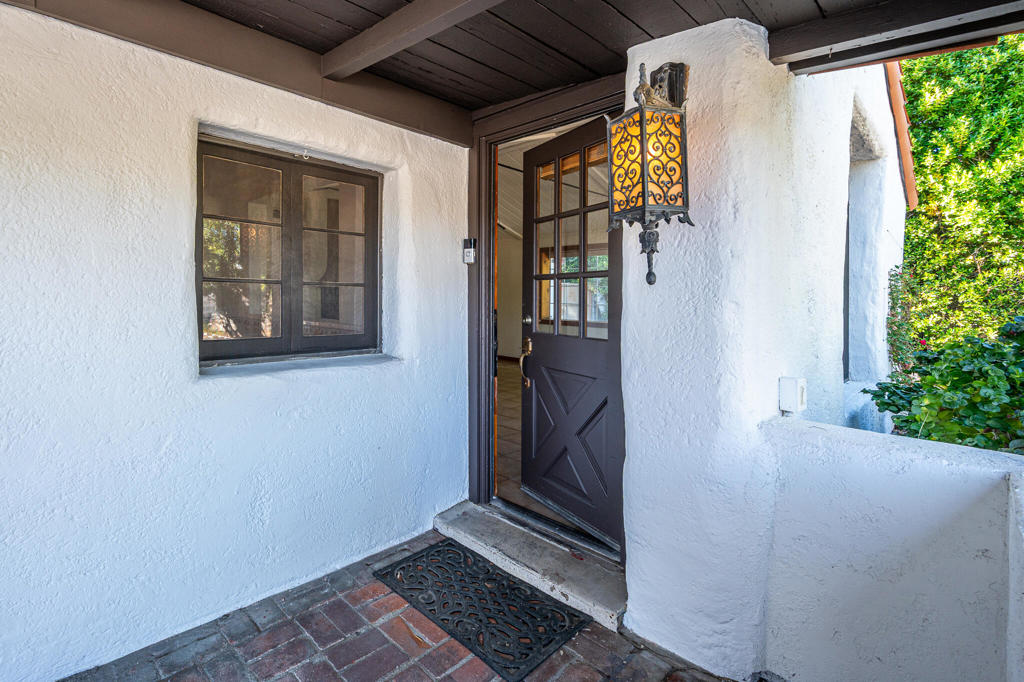 1065 E San Jacinto Way