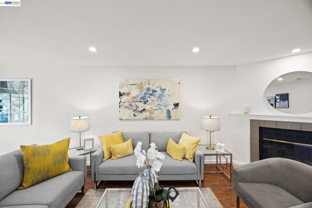 43081 Mayfair Park Ter