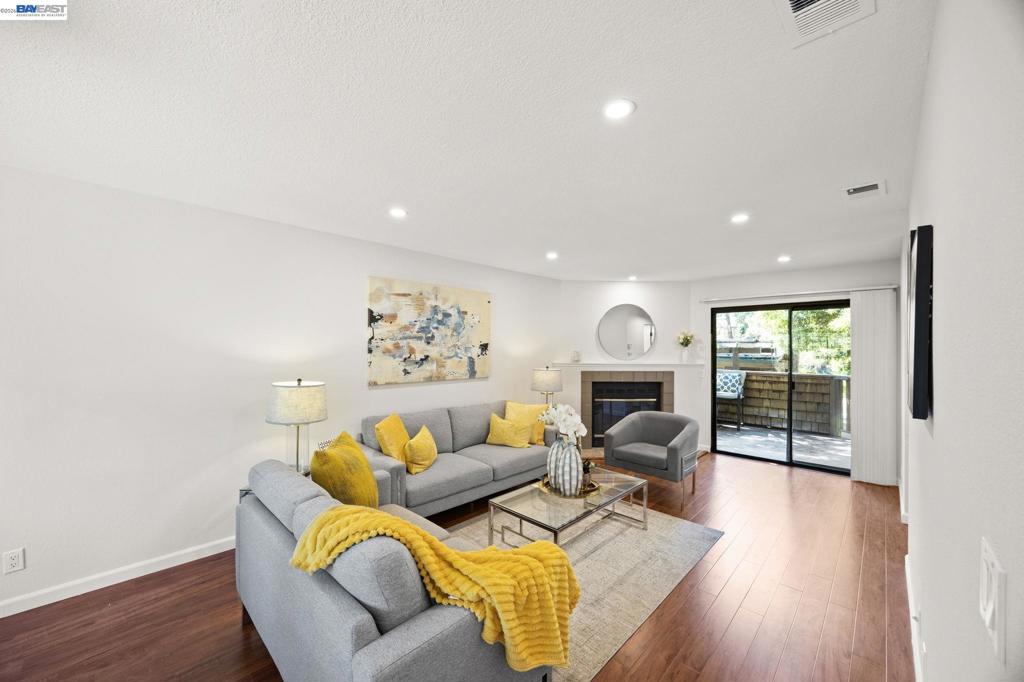 43081 Mayfair Park Ter
