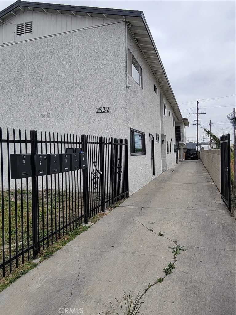 2532 Hauser