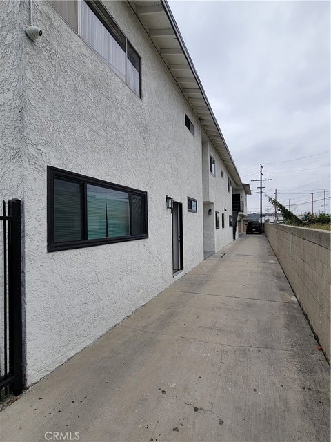 Photo of 2532 Hauser BLVD, Los Angeles, CA 90016 (MLS # PW26117262)