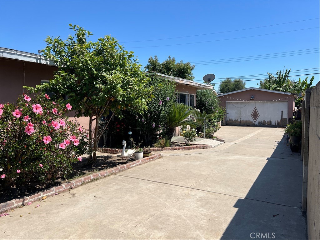 2124 W Civic Center Drive