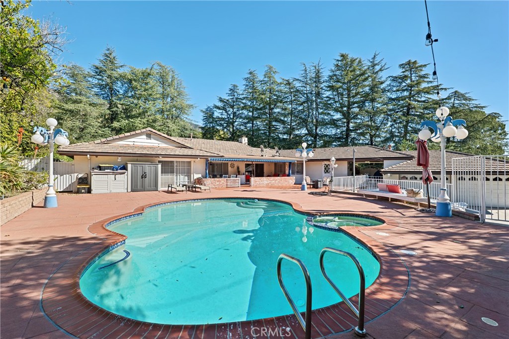 2204 San Gorgonio Road