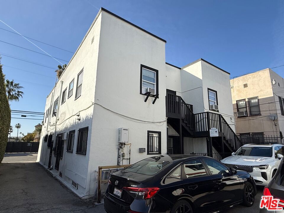 710 N Van Ness Avenue