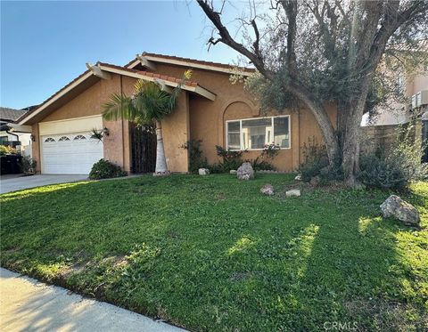 Photo of 3033 Amigos Drive, Burbank, CA 91504 (MLS # SR26033974)