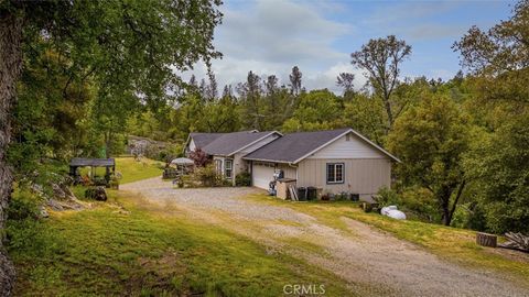 Photo of 50622 Critter Creek Lane, Oakhurst, CA 93644 (MLS # FR25214203)