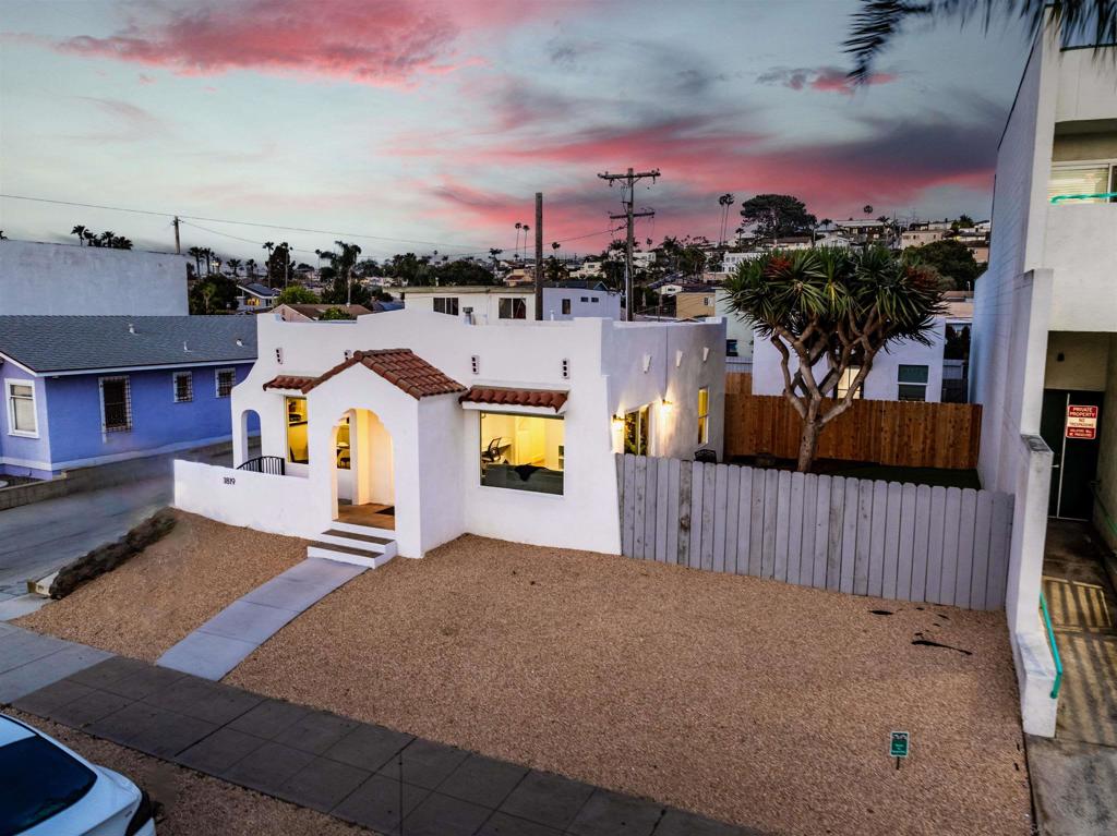 1817 Sunset Cliffs Blvd