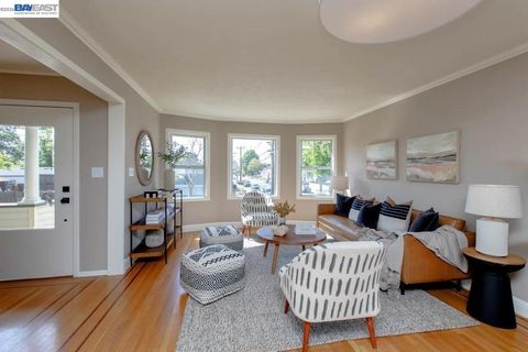 Photo of 1628 Minturn St St, Alameda, CA 94501 (MLS # 41134251)