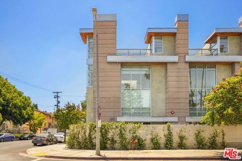 Photo of 5806 Waring Avenue #11, Los Angeles, CA 90038 (MLS # 26836193)