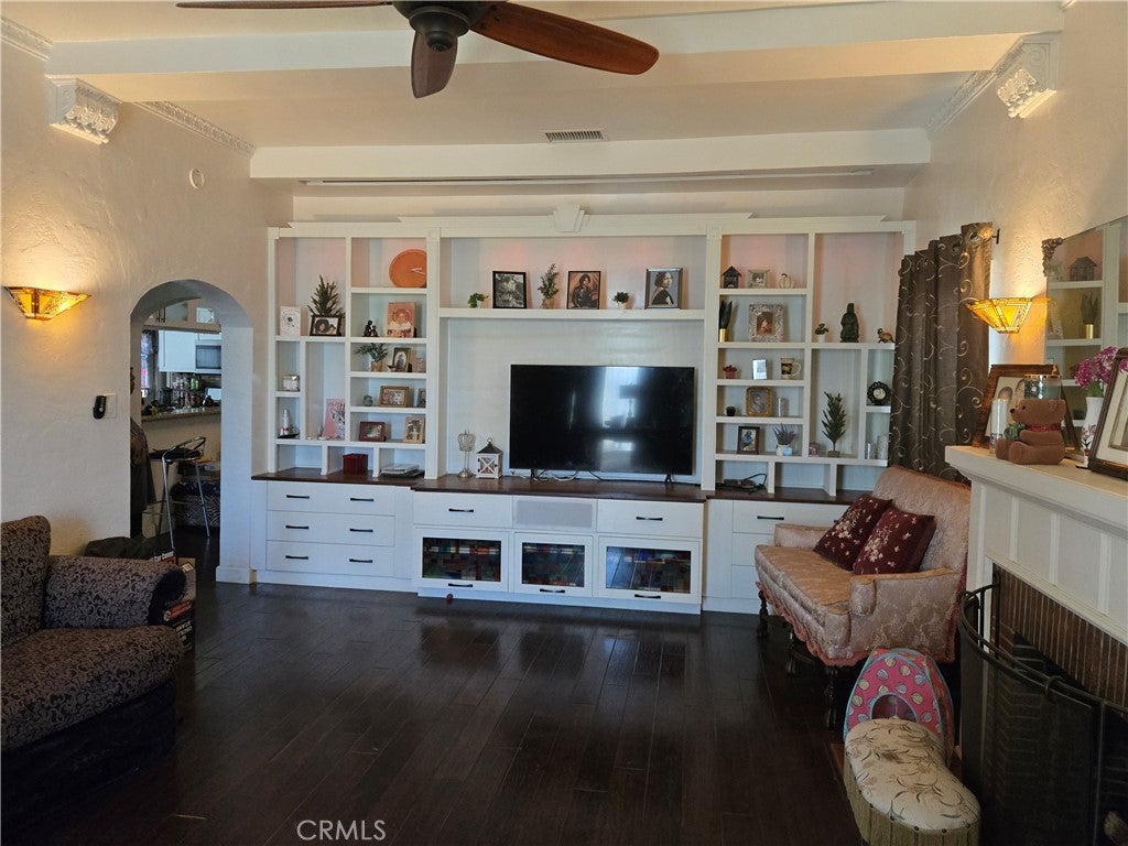 8215 S Mariposa