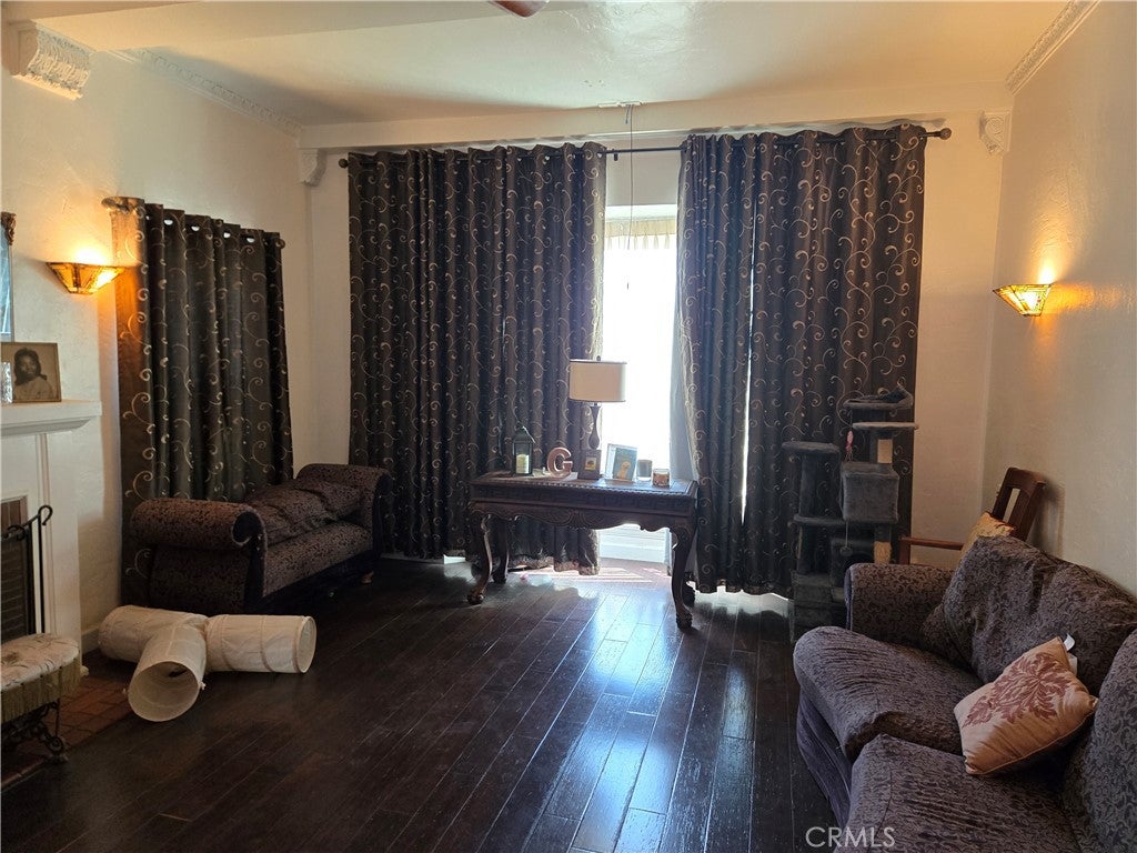 8215 S Mariposa