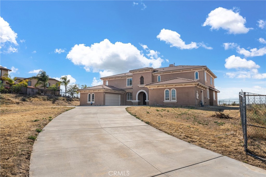 820 Panorama Point