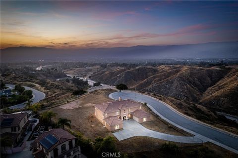 Photo of 820 Panorama Point DR, Redlands, CA 92373 (MLS # IG26091984)