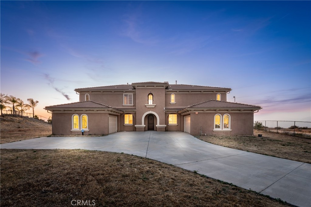 820 Panorama Point