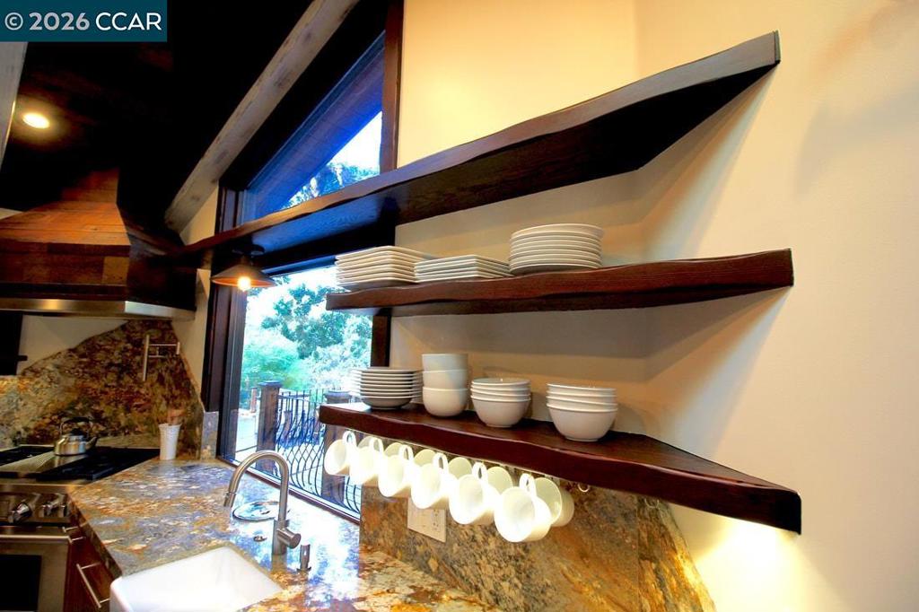 321 321 Livorna Heights Rd