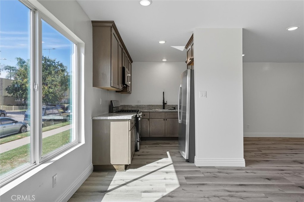 Luxury 1-Bed, 1-Bath Apartment | Fully Remodeled | Heart of Northridge Near CSUN
Experience elevated living in this stunningly remodeled 1-bedroom, 1-bathroom residence designed with modern sophistication and comfort in mind. Every detail has been carefully curated, featuring high-end finishes and brand-new stainless steel appliances that set a new standard for luxury apartment living.
Step into an open, light-filled floor plan where sleek wood-style flooring flows seamlessly through the living space. The designer kitchen boasts quartz countertops, custom cabinetry, and premium appliances, perfect for both daily living and entertaining. The spa-inspired bathroom features elegant tile work, a modern vanity, and luxury fixtures.
The spacious bedroom offers comfort and style with ample closet space, while oversized windows invite natural light throughout.
Situated in the heart of Northridge, just moments from California State University, Northridge (CSUN), fine dining, upscale shopping, and vibrant entertainment. This residence combines the best of modern elegance with unmatched convenience.
Highlights:
Fully remodeled with designer finishes
Brand-new stainless steel appliances
Open-concept floor plan with natural light
Luxury bathroom with spa-like design
Prime location near CSUN, dining, and shopping
This is not just an apartment—it’s a lifestyle upgrade.