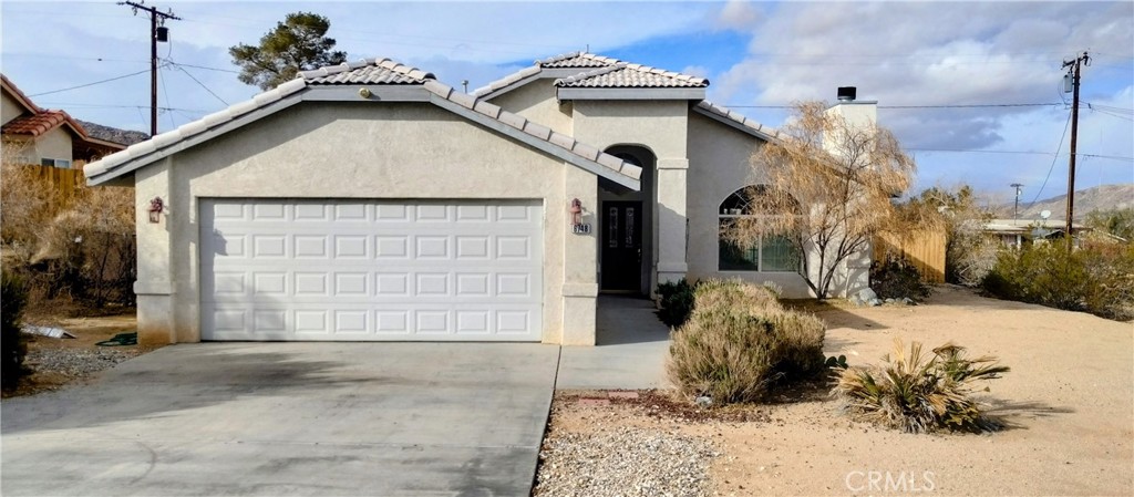 A great 3 bedroom 2 bath house in Indian Cove neighborhood with a open concept living room and kitchen. Inside you'll find a fireplace, vaulted ceiling with big picture windows, walk in closet, and all appliances included. This home has a 2 car garage, fenced backyard and covered patio.
