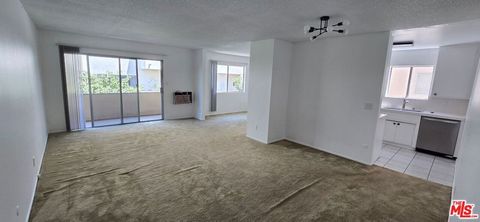 Photo of 848 S Holt Street #209, Los Angeles, CA 90035 (MLS # 26862557)