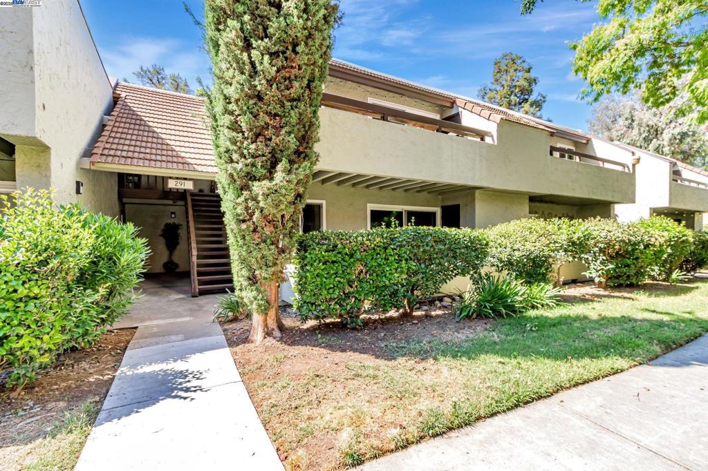 Spacious Ground Floor condo - No Stairs! In the beloved Tradewinds community. You will LOVE the Peaceful Location, as well as the Modern Kitchen that includes: New Quartz Countertops, New Backsplash, New Sink, Stainless Steel Appliances, Stylish Cabinets. Step into the Dining Room with a modern 6-light Chandelier, and a Spacious Living Room that connects via a Glass Door to a Cozy Patio for you to enjoy the outdoor California weather! The Primary Bedroom features a spacious Walk-In Closet! New Flooring and New Recessed Lights throughout. Updated Bathroom! The Clubhouse includes every amenity that you could possible want: Gym, Indoor Pool, Hot Tub, Table Tennis (Ping Pong), Racquetball Court, Pool (Billiards) Tables, Full-size Basketball Court, and Tennis Courts. Close to: Children's Playground, Coy Park, Martial Cottle Park, Freeways, and so much more! MUST SEE! Do Not miss it!