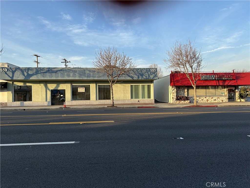 Properties 1 555 W Las Tunas Drive