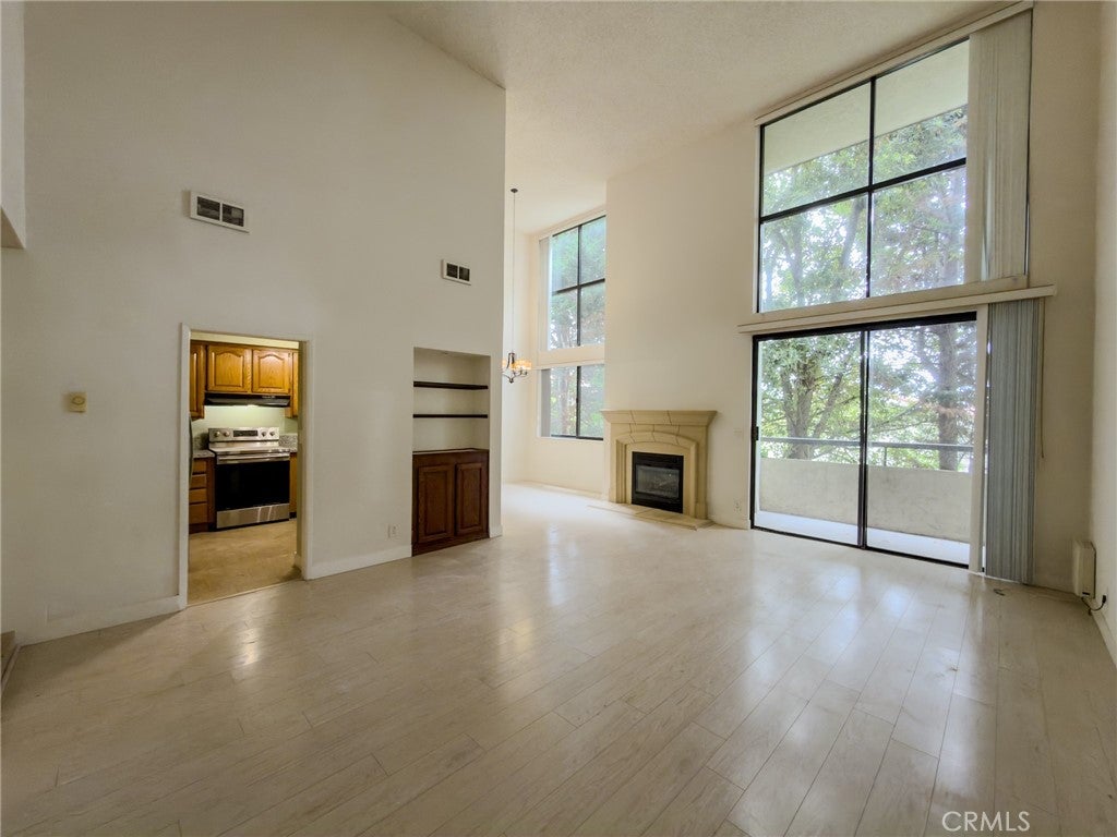 5987 Peacock Ridge