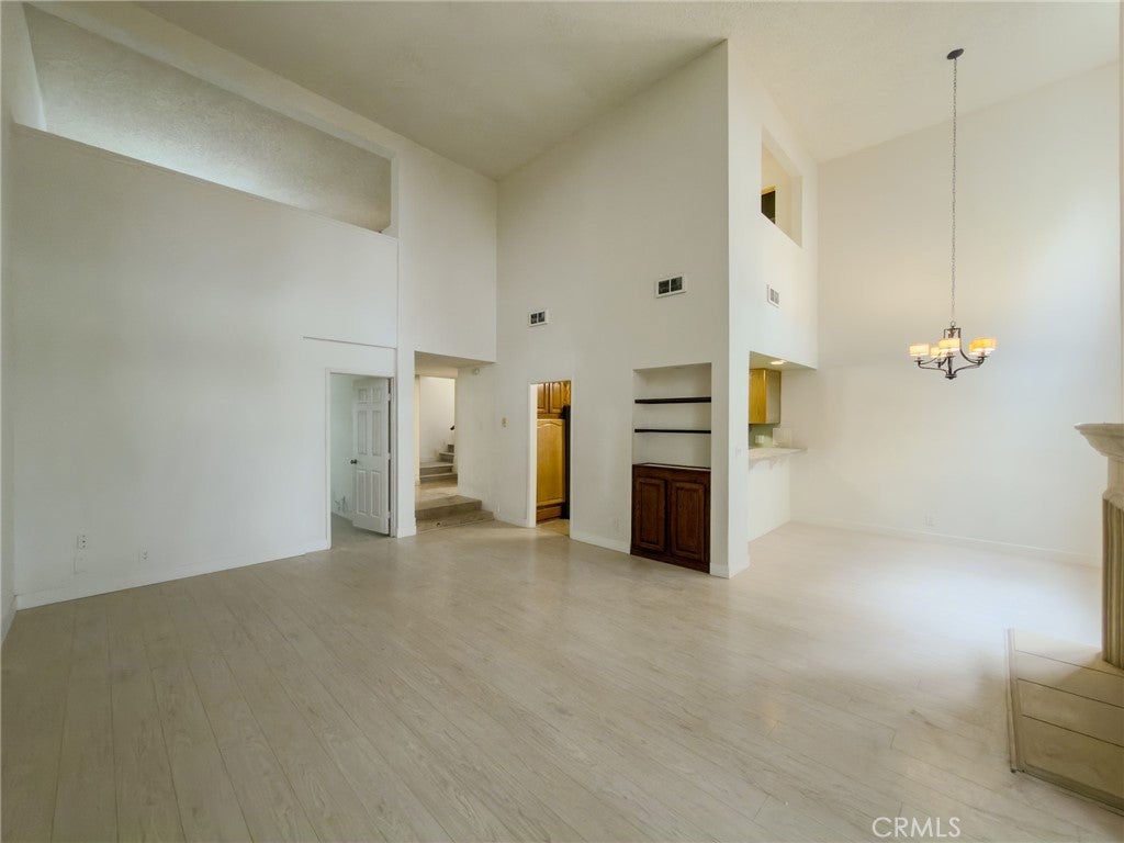 5987 Peacock Ridge