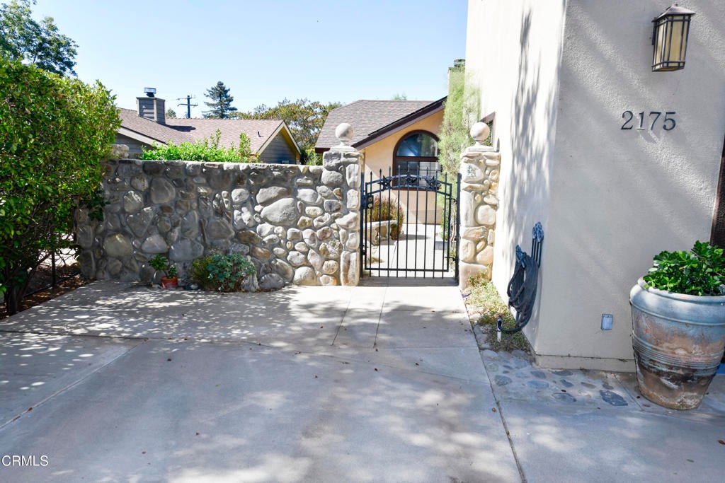 2175 2177 Maricopa Highway