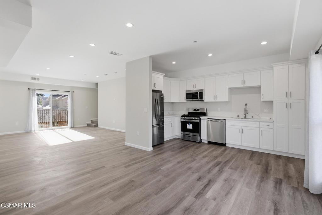 Simi Valley, California, 93065, United States, 18 Bedrooms Bedrooms, ,18 BathroomsBathrooms,Residential,Active,2041489