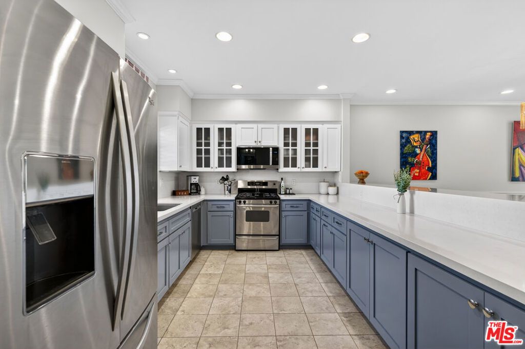 Photo of 928 11th Street #2, Santa Monica, CA 90403 (MLS # 26659953)