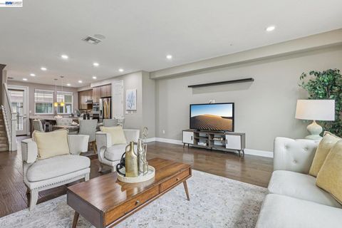 Tiny photo for 4022 4022 Windsor Way Way, Dublin, CA 94568 (MLS # 41126335)