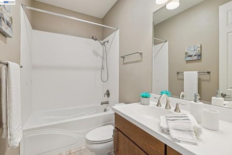 Tiny photo for 4022 4022 Windsor Way Way, Dublin, CA 94568 (MLS # 41126335)