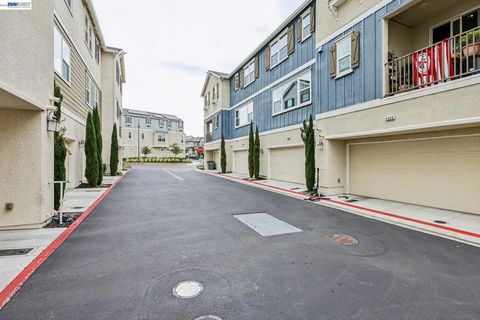 Tiny photo for 4022 4022 Windsor Way Way, Dublin, CA 94568 (MLS # 41126335)