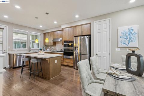 Tiny photo for 4022 4022 Windsor Way Way, Dublin, CA 94568 (MLS # 41126335)