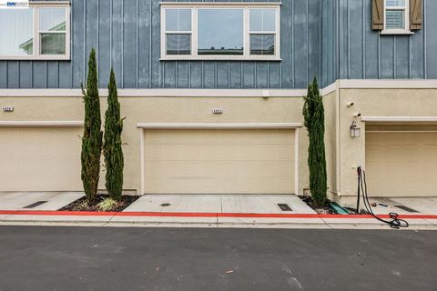 Tiny photo for 4022 4022 Windsor Way Way, Dublin, CA 94568 (MLS # 41126335)